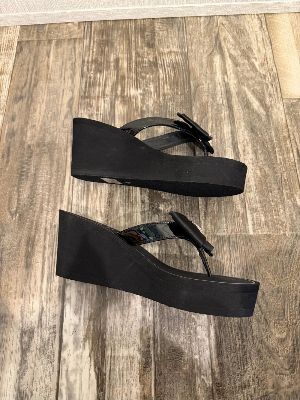 Black Wedge Flip-Flop Sandals with Bow and Rhinestone Accent Size 9
